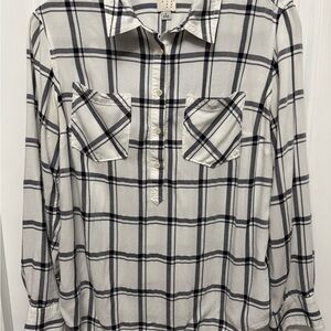 A New Day Women’s Large White And Gray Long Sleeve 1/2 Button Up (24-16)